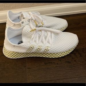 Adidas deer hot shoes, white and gold